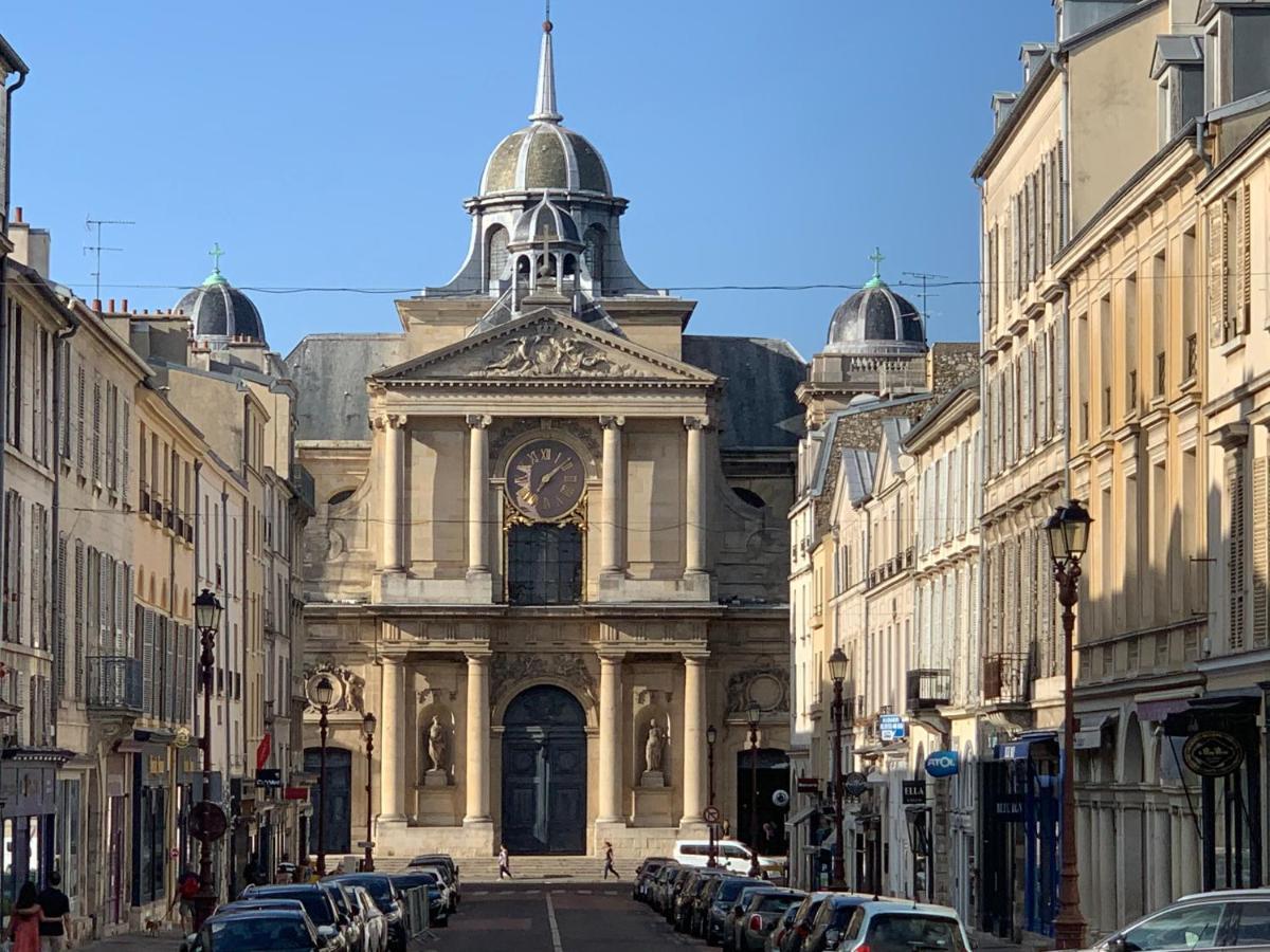 Appartement Versailles Quartier Notre Dame Au Pied Du Chateau Avec Parking 외부 사진